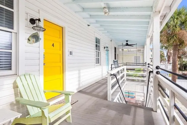 Daire, 1 Büyük (Queen) Boy Yatak ve Çekyat, Mutfak, Plaj Manzaralı (4)