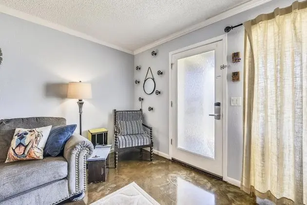 Sıra Ev, 2 Yatak Odası, Balkon (1F)