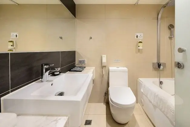 Deluxe Tek Büyük Yataklı Oda, Küvet, Köşe