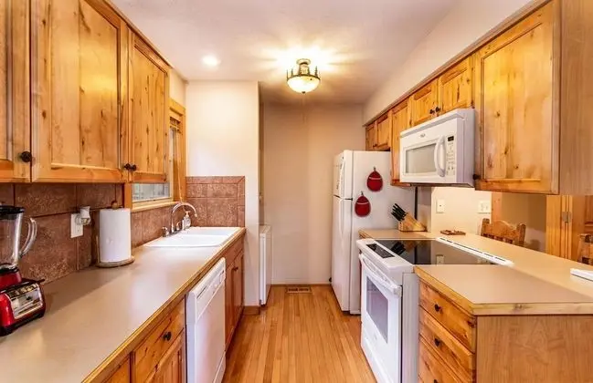 Daire (Bear Cabin Getaway - Close to SDC - F)