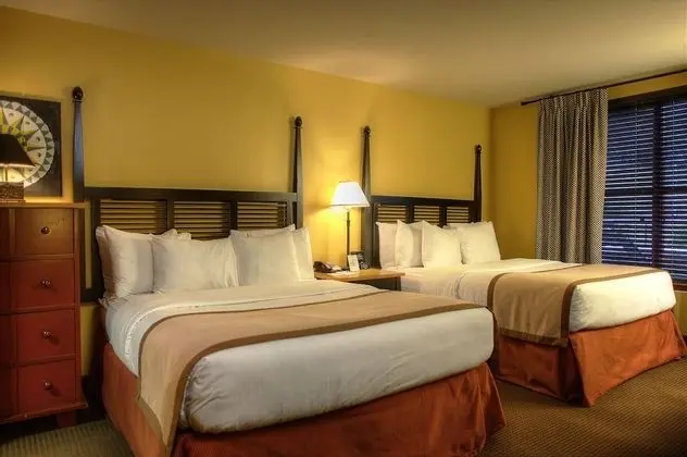 Mountain View Two Queen Beds Guestroom