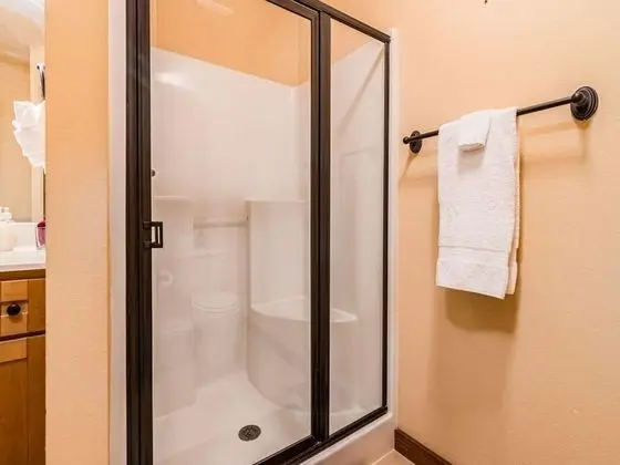 Ev (Bear Hug - Cabin comfort - OUTDOOR PO)