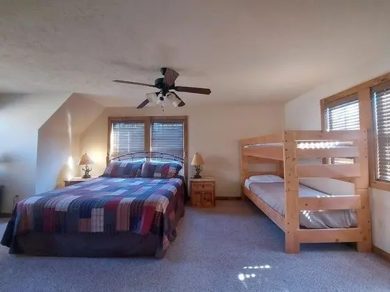 Ev (Bear Hug - Cabin comfort - OUTDOOR PO)