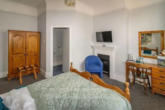 Tek Büyük Yataklı Oda, Banyolu/Duşlu