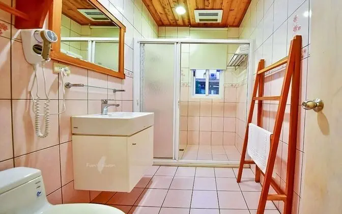 Deluxe Dört Kişilik Oda (201)