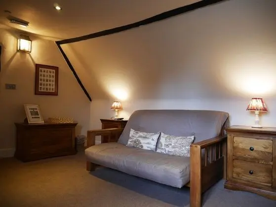 Family Oda, Birden Çok Yatak (Accessible by a steep stair case)