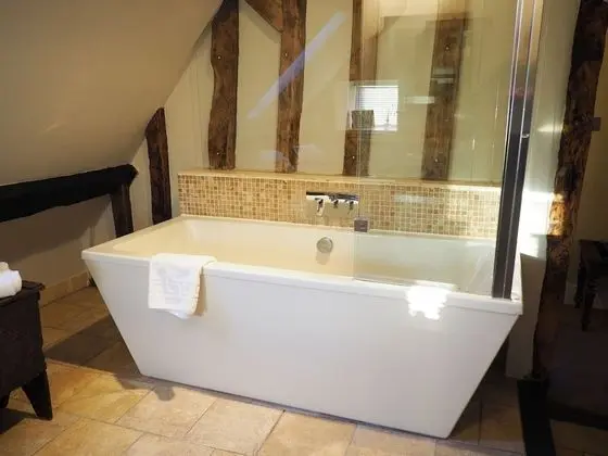 Tek Büyük Yataklı Oda (Accessible by a steep stair case)