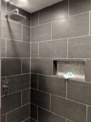 Basic Tek Kişilik Oda, 2 Büyük (Queen) Boy Yatak