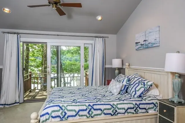 Ev, Birden Çok Yatak, Sıcak Su Havuzu