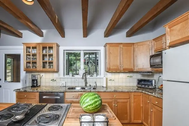 Ev, Birden Çok Yatak, Sıcak Su Havuzu