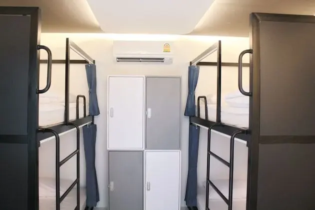 Bed in 4-Bed Mixed Dormitory Room (Shared Bathroom)