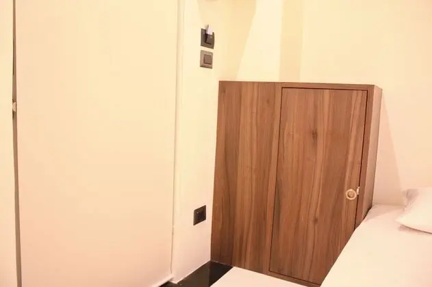 Mini Private Room with Shared Bathroom (1 Adult Only)
