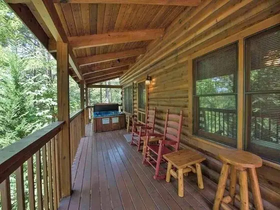 Kulübe (Bear's Den)