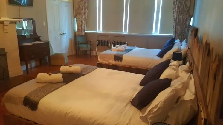 Tek Büyük veya İki Ayrı Yataklı Oda
