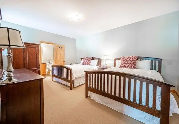 Ev (4 Bedrooms)