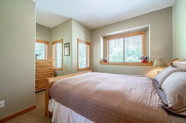 Ev (4 Bedrooms)