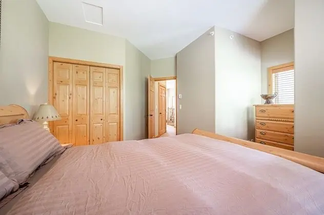 Ev (4 Bedrooms)