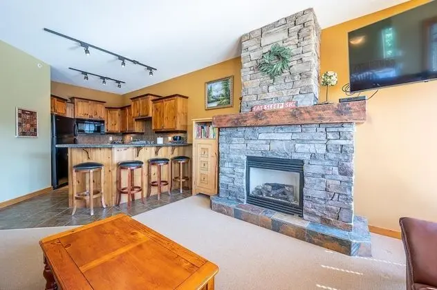 Ev (4 Bedrooms)
