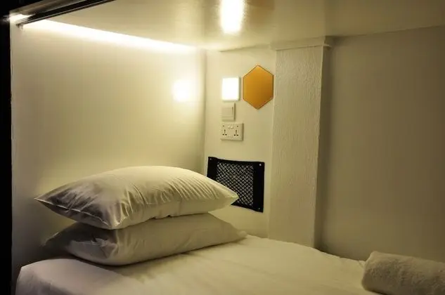 Lower Single Capsule - Mixed - Shared Bathroom