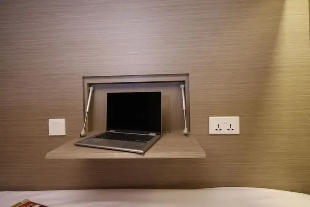1 Bed in Mixed Room