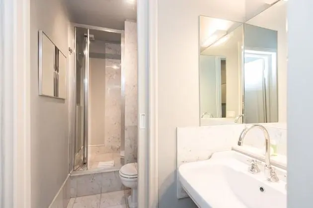 Deluxe Apart Daire, Sigara İçilmez