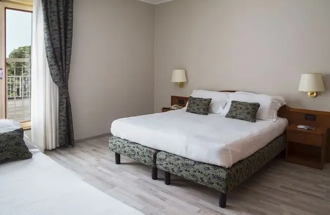 Standard Üç Kişilik Oda