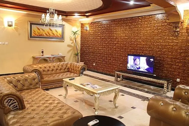 Diplomatic Suite