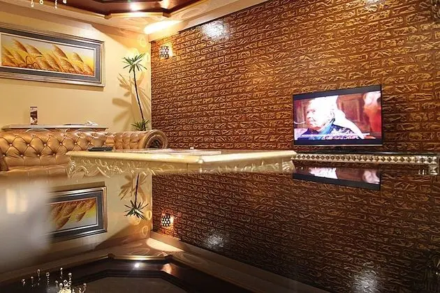Diplomatic Suite