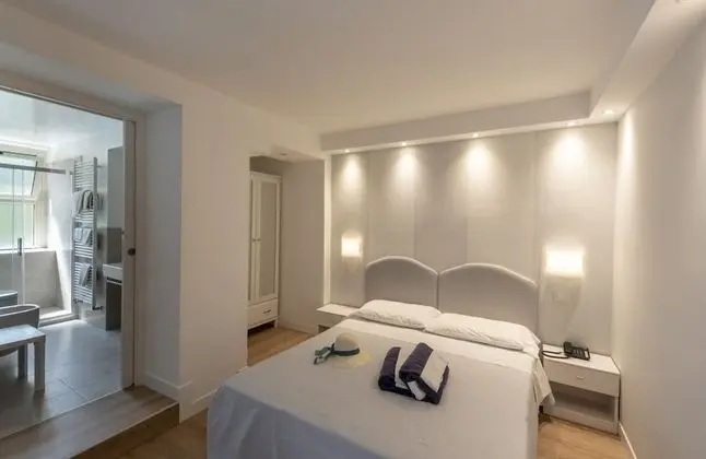 Tek Büyük veya İki Ayrı Yataklı Oda, Bahçe Manzaralı