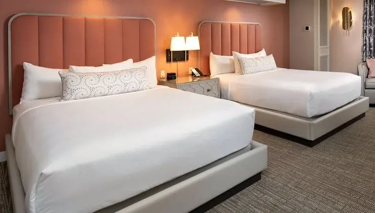 Deluxe Queen Room