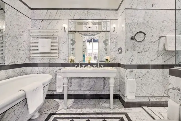 Lake View Heritage Suite