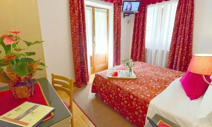 Standard Tek Büyük veya İki Ayrı Yataklı Oda