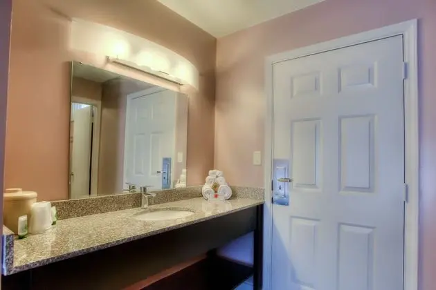Standard Double Room with 2 Queen Beds - Non-Smoking, Non-Accessible