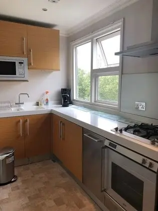 Basic Apart Daire, 2 Büyük (Queen) Boy Yatak, Sigara İçilmez, Şehir Manzaralı