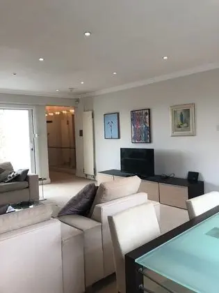 Basic Apart Daire, 2 Büyük (Queen) Boy Yatak, Sigara İçilmez, Şehir Manzaralı