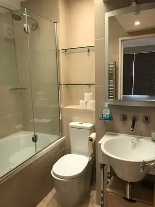 Basic Apart Daire, 2 Büyük (Queen) Boy Yatak, Sigara İçilmez, Şehir Manzaralı