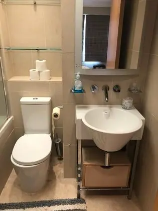 Basic Apart Daire, 2 Büyük (Queen) Boy Yatak, Sigara İçilmez, Şehir Manzaralı