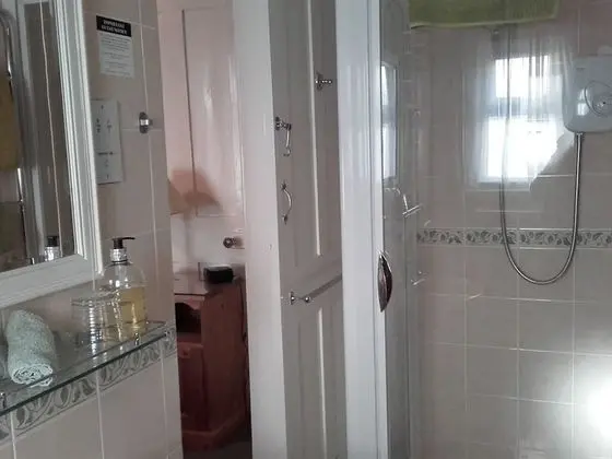 İki Ayrı Yataklı Oda, Banyolu/Duşlu (Shower Room)