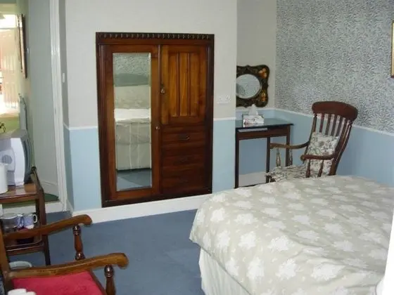 Tek Büyük Yataklı Oda, Banyolu/Duşlu (Shower Room)