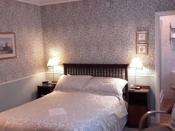 Tek Büyük Yataklı Oda, Banyolu/Duşlu (Shower Room)