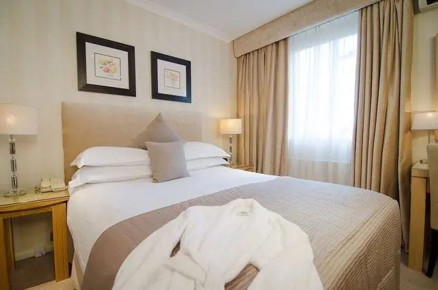 Standard Tek Büyük Yataklı Oda