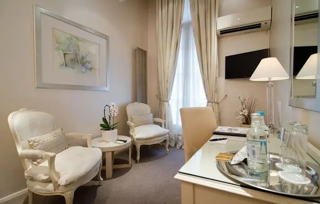 Standard Tek Büyük Yataklı Oda