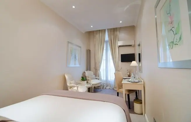 Standard Tek Büyük Yataklı Oda