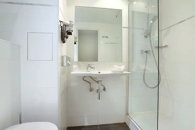 Comfort Tek Büyük veya İki Ayrı Yataklı Oda