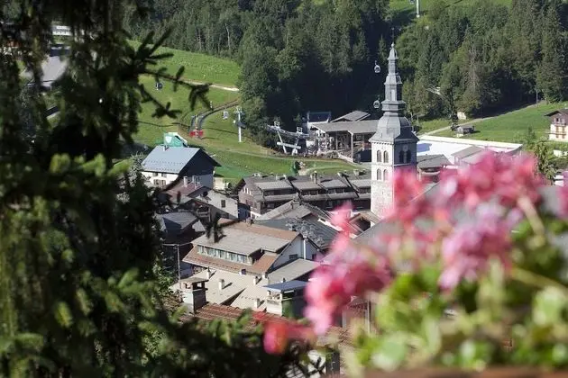 Apart Daire (Privilege / Privilège)