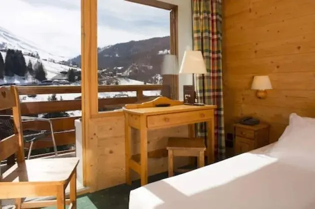 Tek Büyük veya İki Ayrı Yataklı Oda, Balkon, Dağ Manzaralı