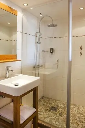 Tek Büyük veya İki Ayrı Yataklı Oda, Balkon, Dağ Manzaralı