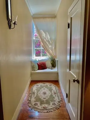Laura Suite