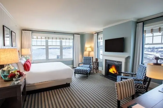 Ocean Front Jr. King Suite