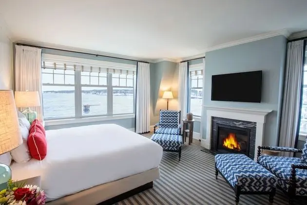 Ocean Front Jr. King Suite